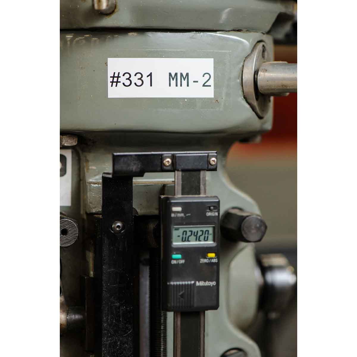 Самоклеящаяся лента Brady MC1-1000-422, белый полиэстер, печать чёрным, 25,4 мм * 7,62 м, в картридже 7,62 м (BMP41/51/53) - 1